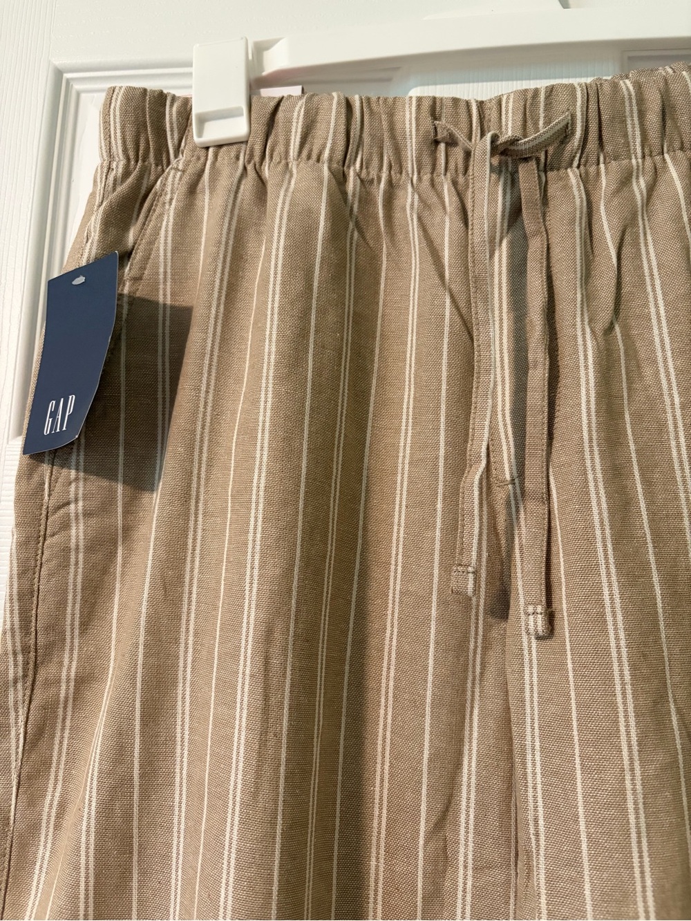 GAP  Women’s Tan Stripe Drawstring Linen Pants - Picture 2 of 5
